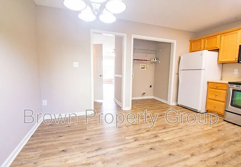 452 Cityview Ln — Photo 11