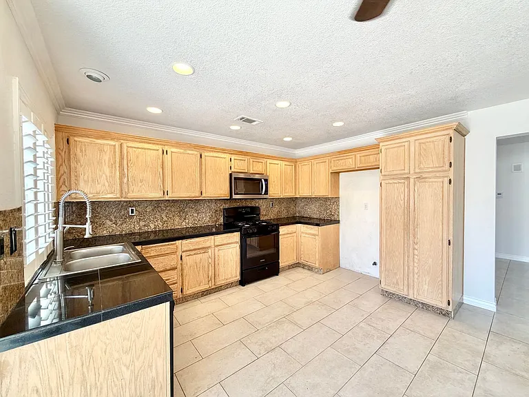 507 Lassa Way — Photo 9