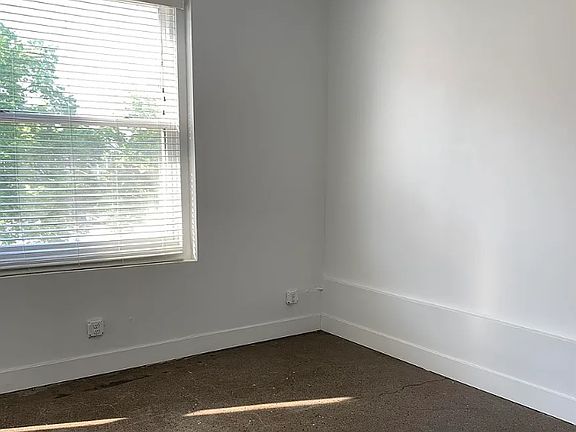 4th image of 120 3rd Ave SW #3