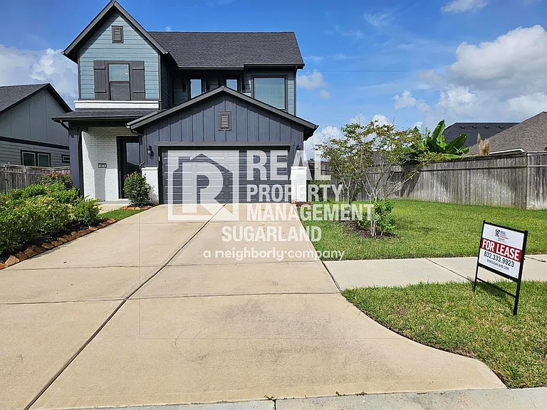 1414 Emma Lake Dr — Photo 32