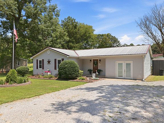 2nd image of 78 Whispering Oaks Loop