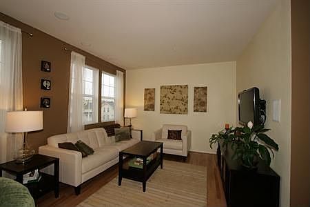 5th image of 3733 S Holly Park Dr