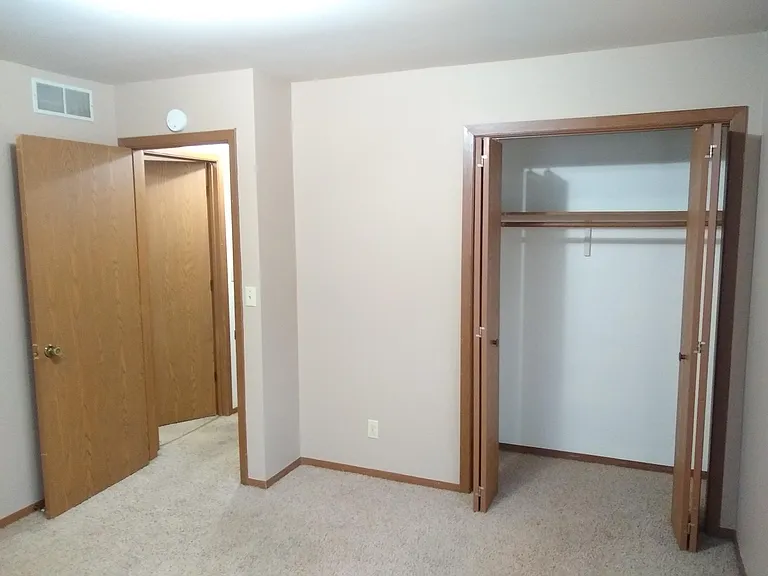 2126 Vermont Ave — Photo 11