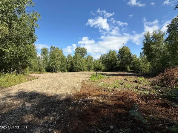 5549 S Saquonee St, Wasilla, AK 99623