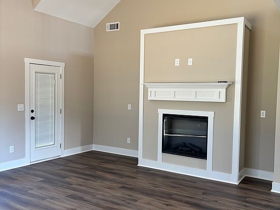 3rd image of 70 Oxford Rd