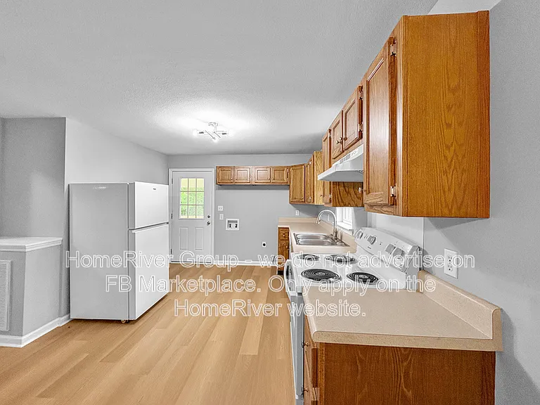 817 Henderson Ave — Photo 6