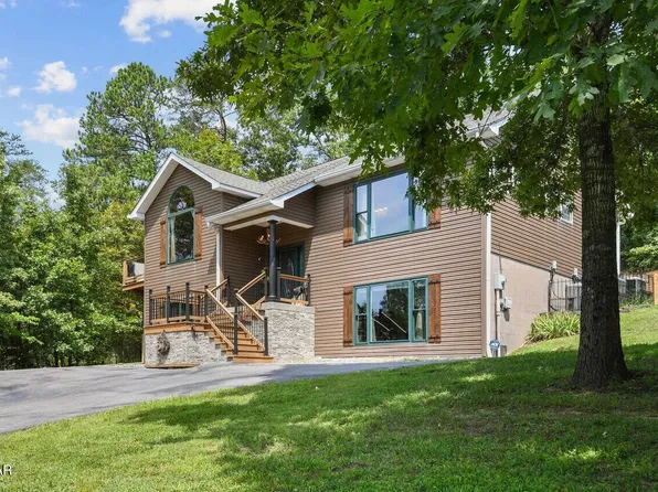 805 Sylvia Ln, Sevierville, TN 37876