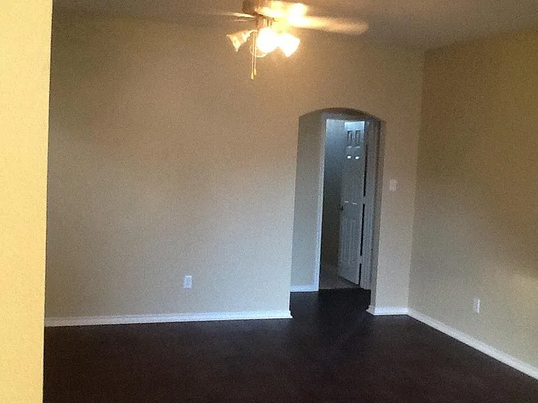 912 Poncho Ln — Photo 3
