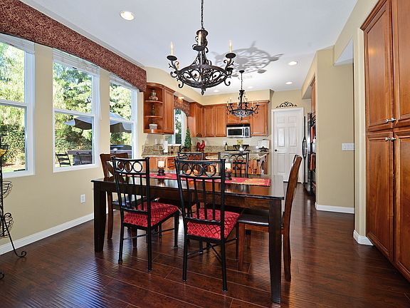 5th image of 27o5 Magnolia Point