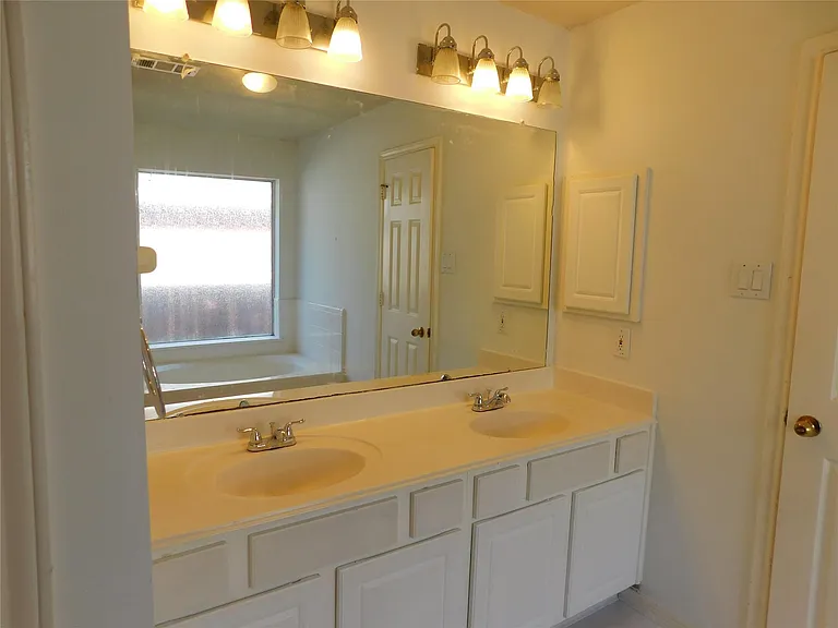 3702 Heritage Colony Dr — Photo 23