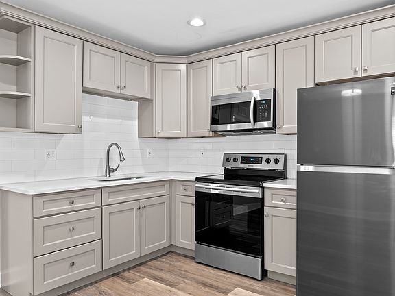 5th image of 2419 W Lemon St #A