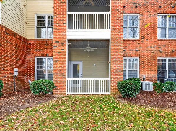 412 Waterford Lake Dr, Cary, NC 27519