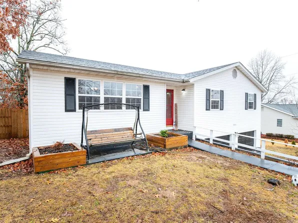 24110 Tango Dr, Saint Robert, MO 65584