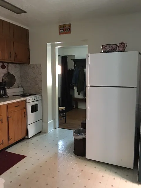 1 bed, 370 sqft, $995 — Photo 3