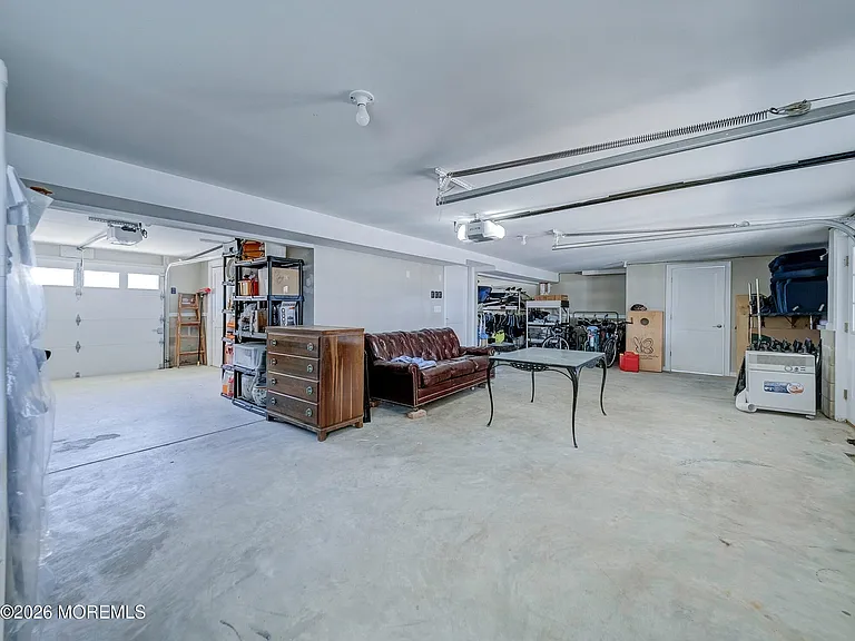 231 Bryn Mawr Ave — Photo 42