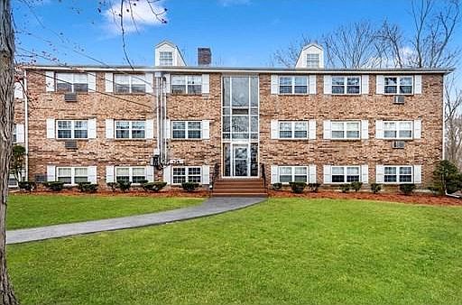1st image of 90 Farrwood Ave APT 3