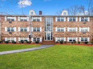 90 Farrwood Ave APT 3, North Andover, MA 01845