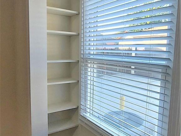 5th image of 725 Manchester Dr #4