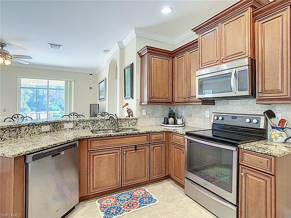 5th image of 10475 Materita Dr