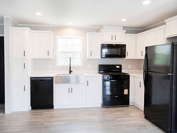 2nd image of 425 S Shoup St #199