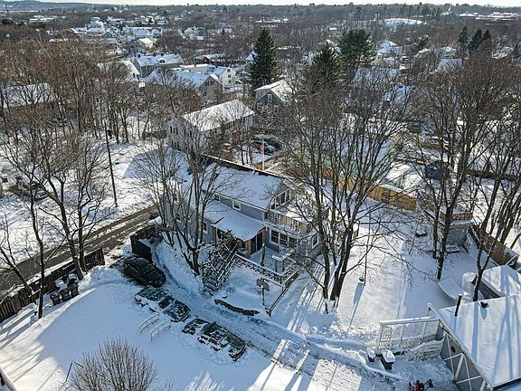 4th image of 24 Mount Hope St