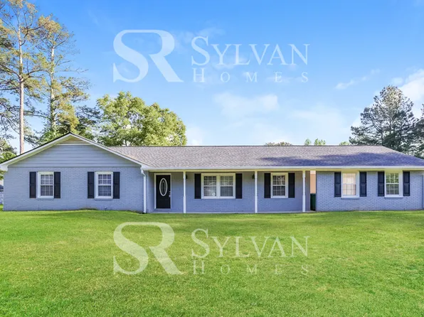 10 Pine Cir, Carrollton, GA 30117
