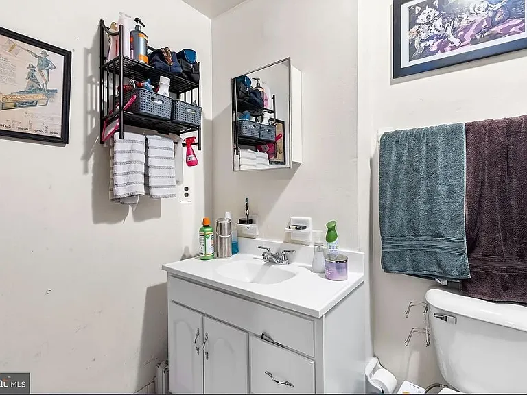 759 N Ringgold St #B — Photo 16