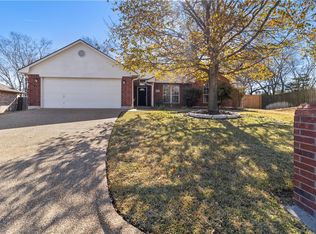 3500 Pioneer Cir, Bryan, TX 77808