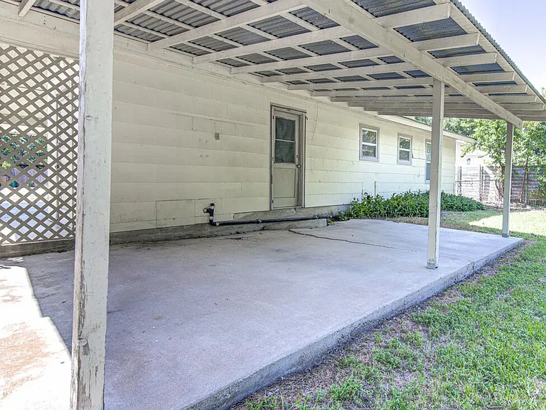 8406 Burrell Dr — Photo 18