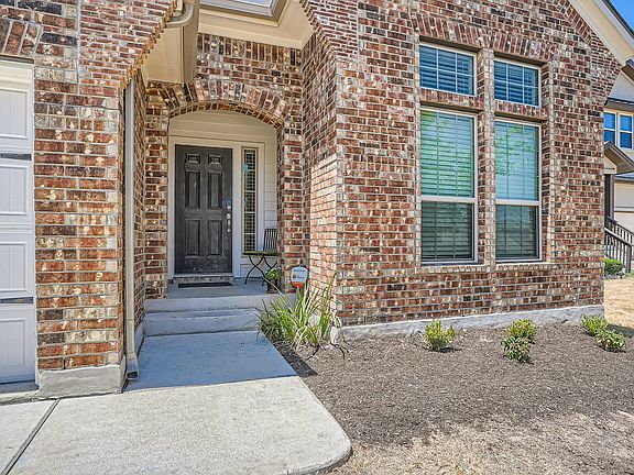 04 Exterior Front Entry_08112023