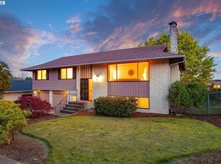 11550 SW Bel Aire Ln, Beaverton, OR 97008