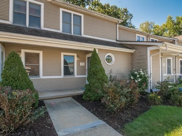 61 Abbey Memorial Dr APT 172, Chicopee, MA 01020