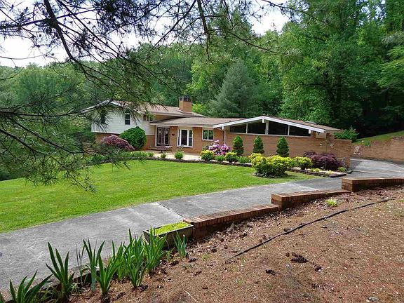 2nd image of 158 Castle Heights Dr