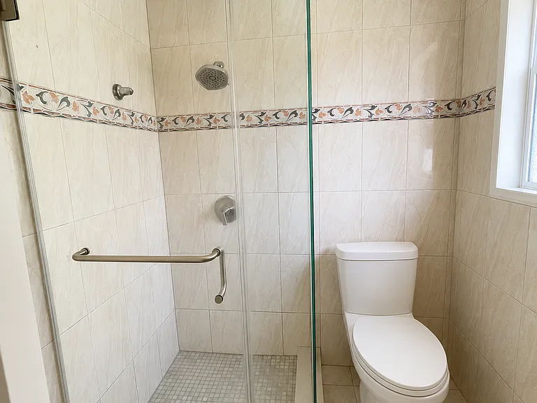 324 Harding Ave — Photo 3