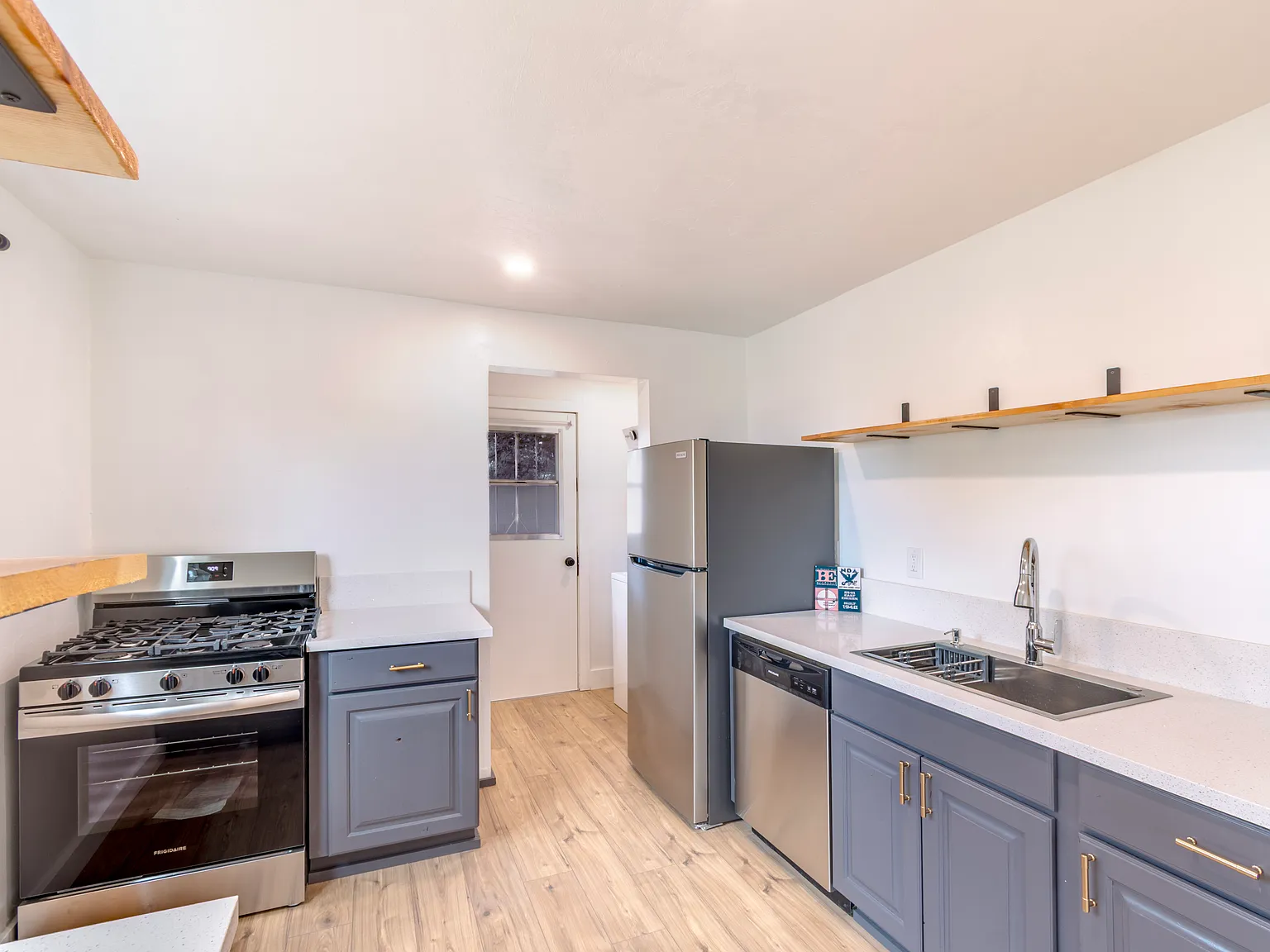 2 bed, 950 sqft, $1,395 — Photo 2