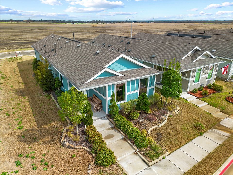 1st image of 421 Corsair Way