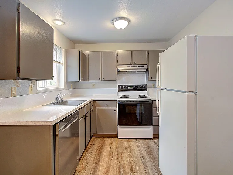 710-712 NE 15th Ave — Photo 9