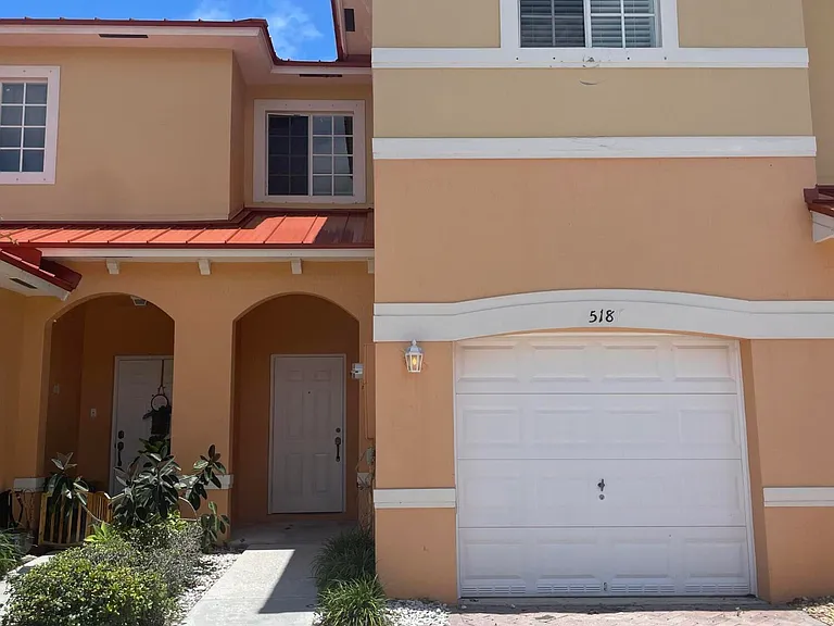 5187 SE Mariner Garden Cir — Photo 1