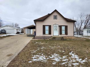 413 Grove St NW, Shellsburg, IA 52332