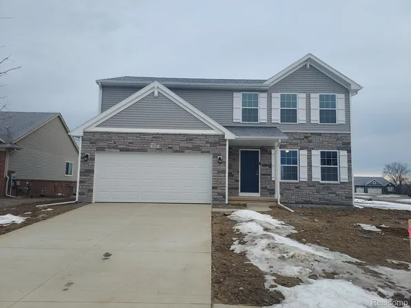 950 Lancaster St, Lapeer, MI 48446