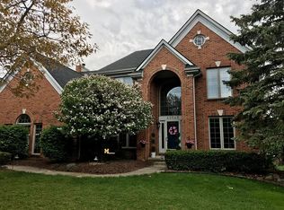 40545 Coachwood Cir, Northville, MI 48168