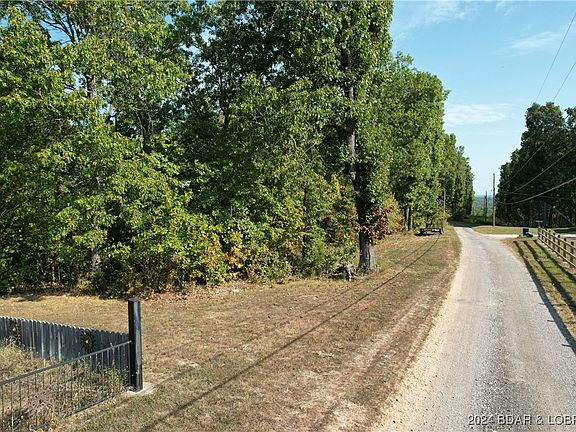 3rd image of 130 Little Acres Boulevard