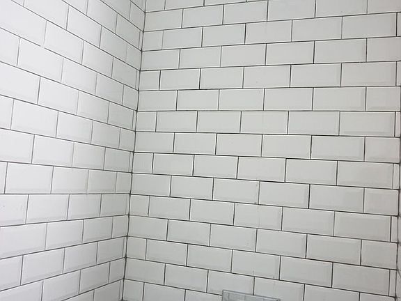 4th image of 205 Saint James Pl #3LR