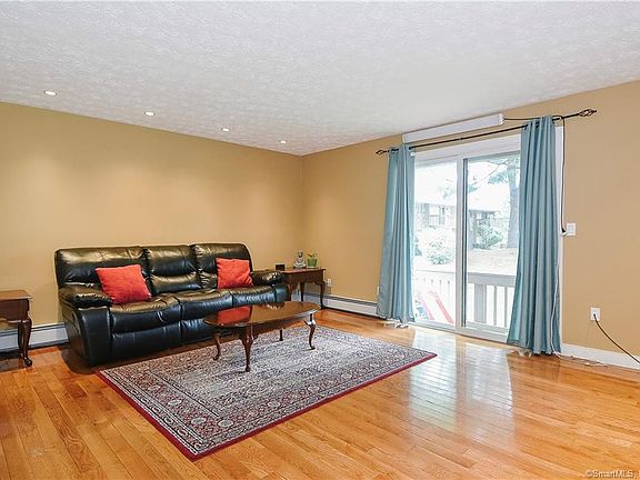 5th image of 26 Amato Dr APT A