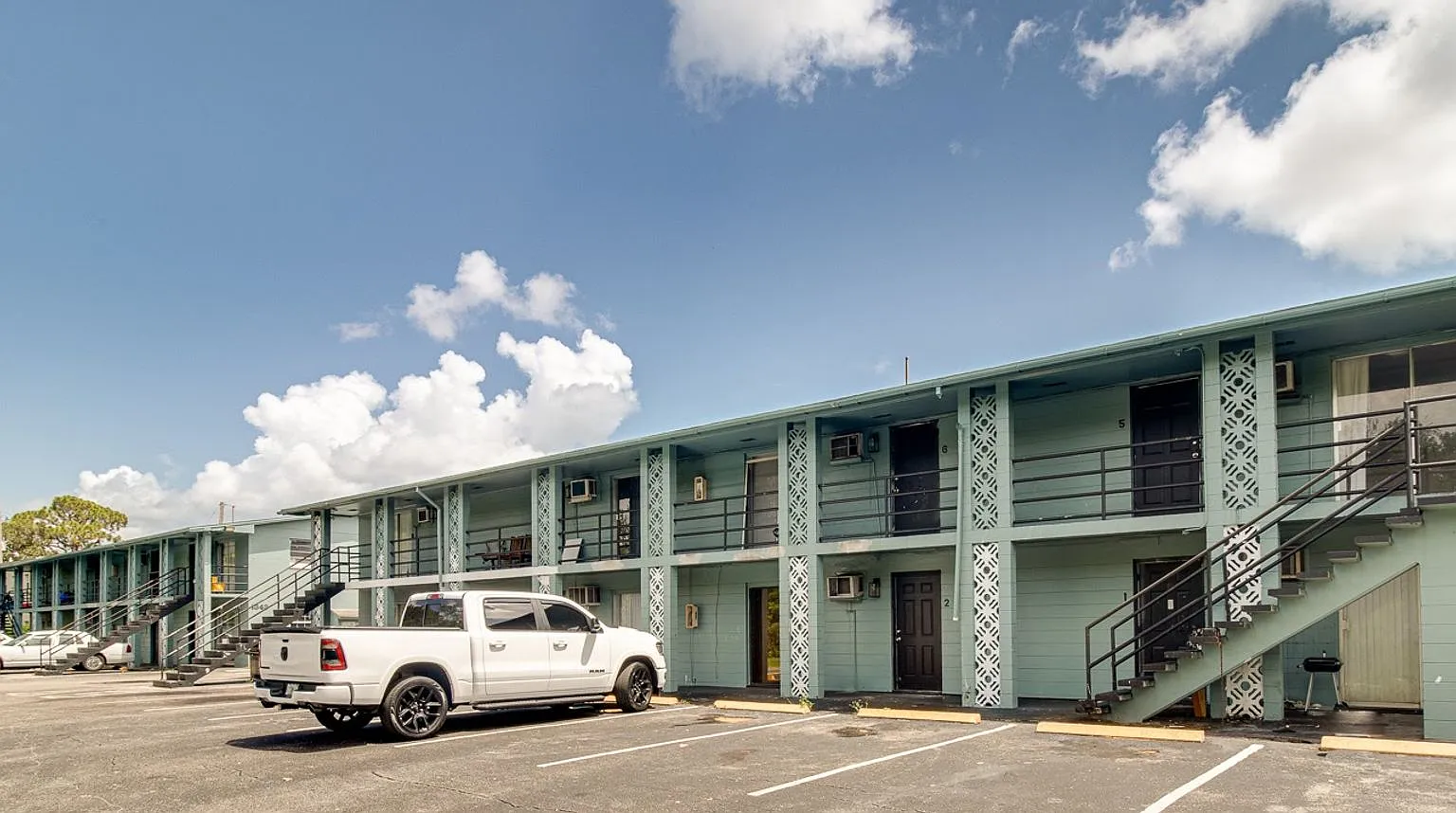 1343 West Point Dr - Unit 4 — Photo 1