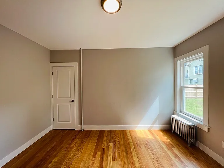 21-23 Caledonia Ave #21 — Photo 8