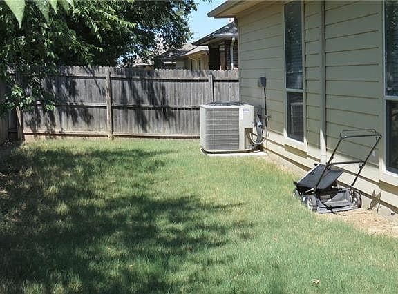 3rd image of 2444 Priscella Dr
