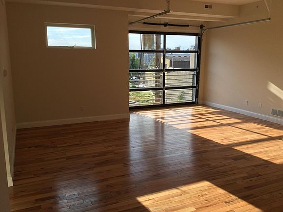 3rd image of 2533 Poplar St APT 301