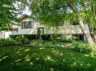 3239 Youngfield Dr, Rockford, IL 61114