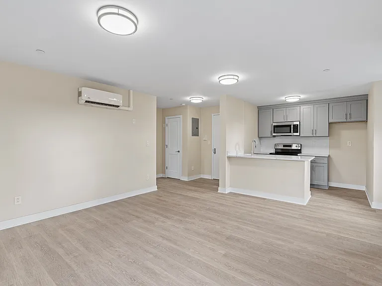 Wakefield Station Apartments — Photo 14
